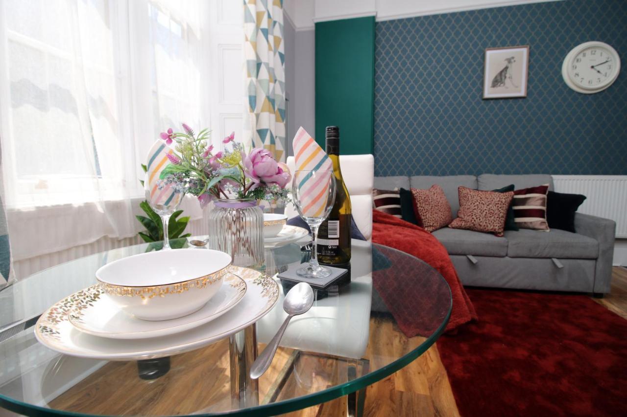 Апартаменти Sleek And Stylish 2 Bed In Clifton - Garden Бристоль Екстер'єр фото